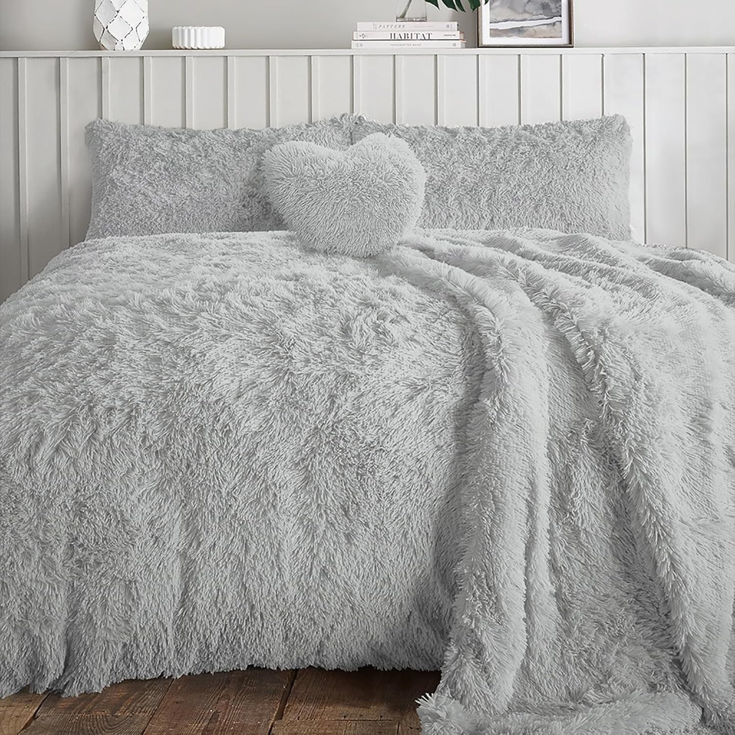 4B Alaska Long Fur Duvet Cover – Premium Teddy Fleece Bedding Available in Four Sizes – Soft, Cozy & Fluffy. Easy Care and Stylish Home Décor Choice.