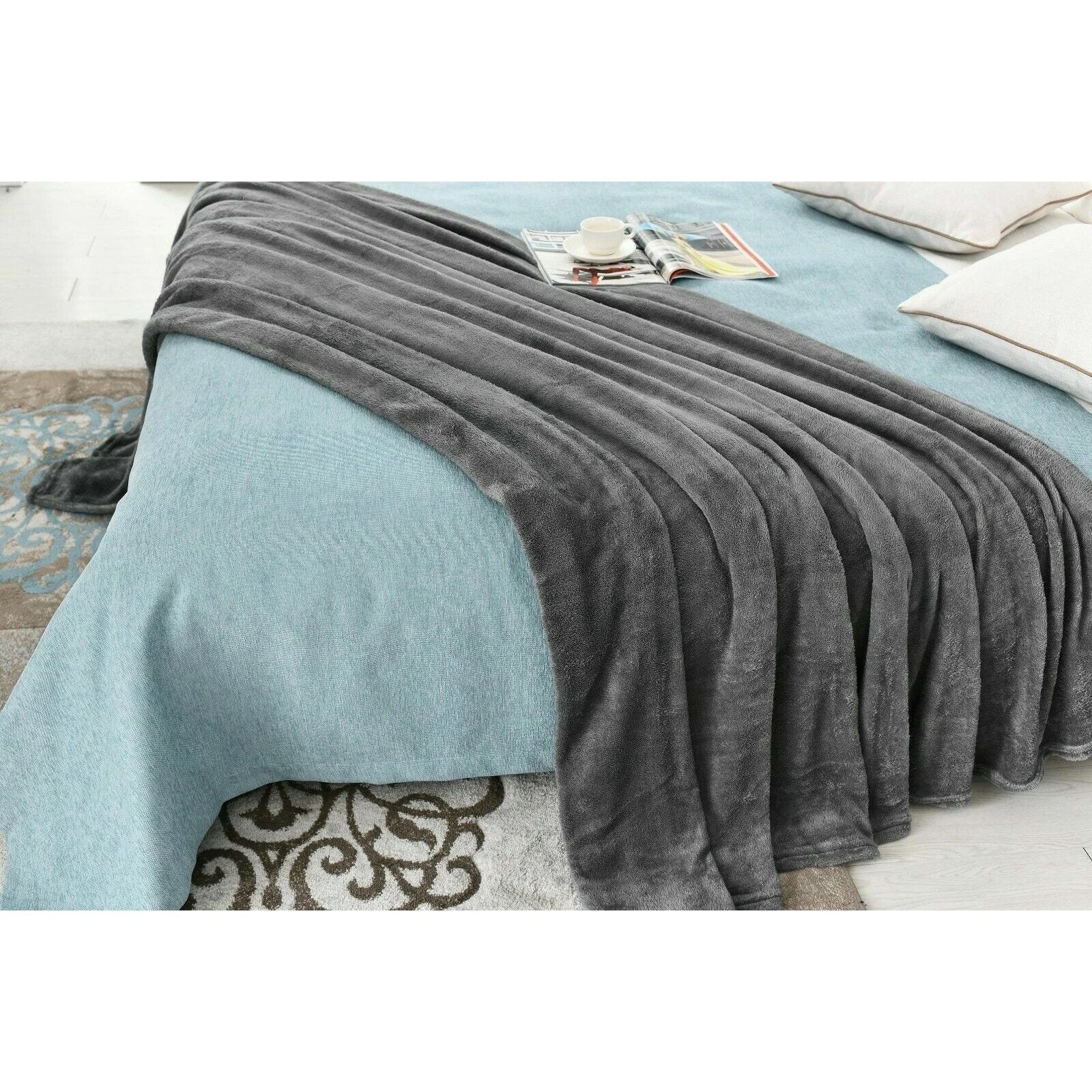 Durable Machine Washable Fleece Home Décor Blanket