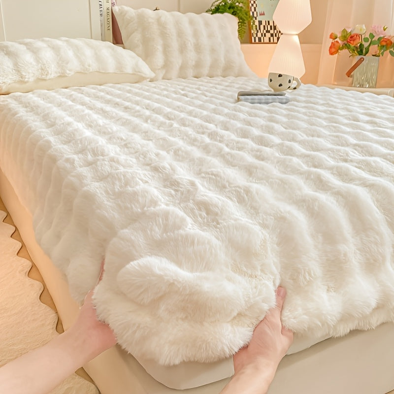 Rabbit Fur-Like Plush Fitted Sheet with 11.8" Deep Pocket (30-34cm) - Thickened Winter Bedspread, Anti-Slip Mattress Protector, Soft Fluffy Bed Cover for Queen/King/King Size Beds, Hotels, Dorms - Machine Washable Luxury Bedd