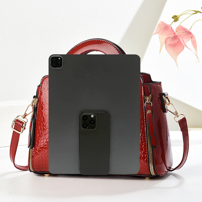 CHROSGEKEIDI Women's Crocodile-Texture Handbag - Glossy Black Alligator-like Shoulder Bag with Golden-Tone Hardware, Adjustable Strap & Zipper Closure, Golden-Tipped - Elegant Purse for, Casual, Formal Events (Luxury)