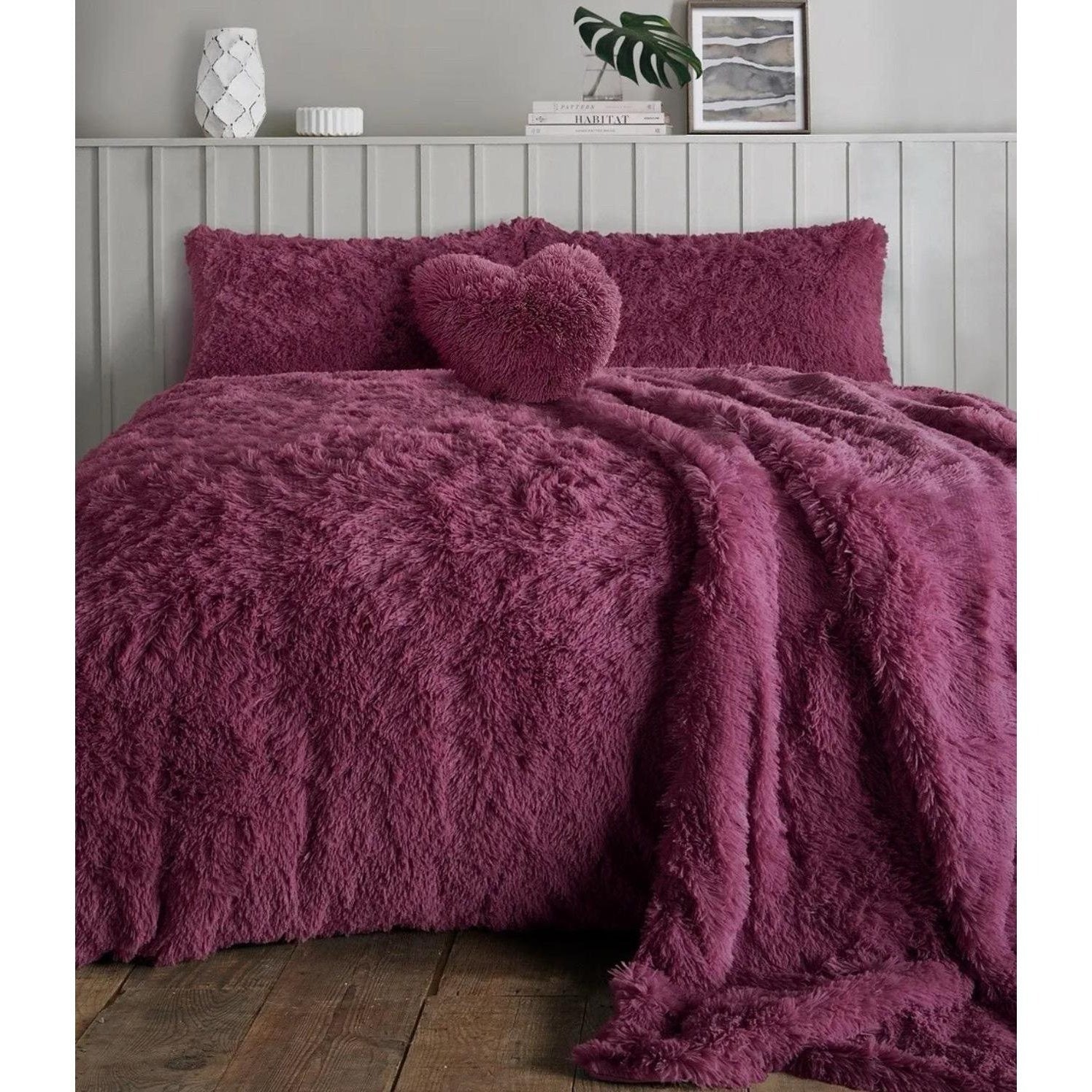 4B Alaska Long Fur Duvet Cover – Premium Teddy Fleece Bedding Available in Four Sizes – Soft, Cozy & Fluffy. Easy Care and Stylish Home Décor Choice.