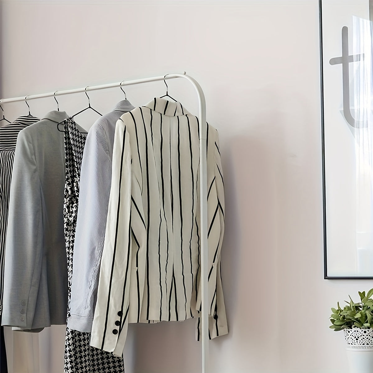 50-Pack Plastic-Coated Clothes Hangers – Durable, Waterproof, Anti-Slip Adult Wardrobe Hangers – Ideal for Daily Use, Christmas Gifts & Holiday Organizing