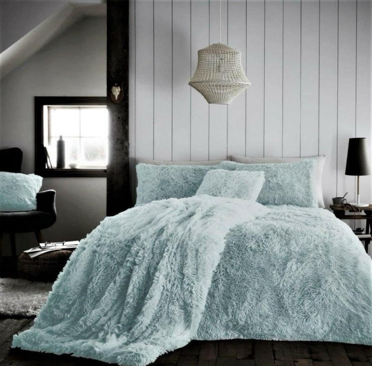 4B Alaska Long Fur Duvet Cover – Premium Teddy Fleece Bedding Available in Four Sizes – Soft, Cozy & Fluffy. Easy Care and Stylish Home Décor Choice.
