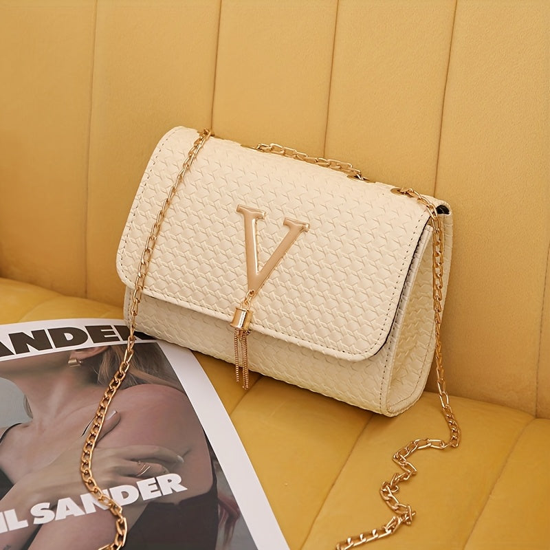 Women's Elegant Crossbody Bag with Golden-Tone Hardware – Magnetic Closure, Tassel Accent, and Chain Strap for a Sophisticated Look