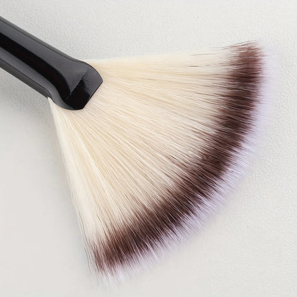 GlowFan Highlight & Contour Makeup Brush for Face