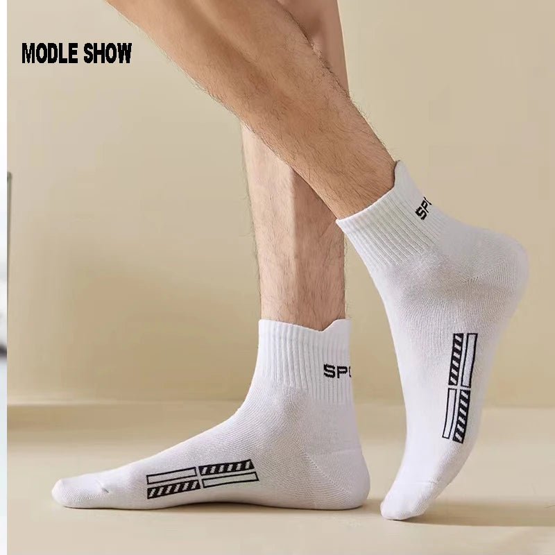 10 Pairs of High-Quality Men and Women's Casual Breathable Cotton Socks: Perfect for running and sports in spring and autumn. Ideal gifts, available in plus size EUR38-45.