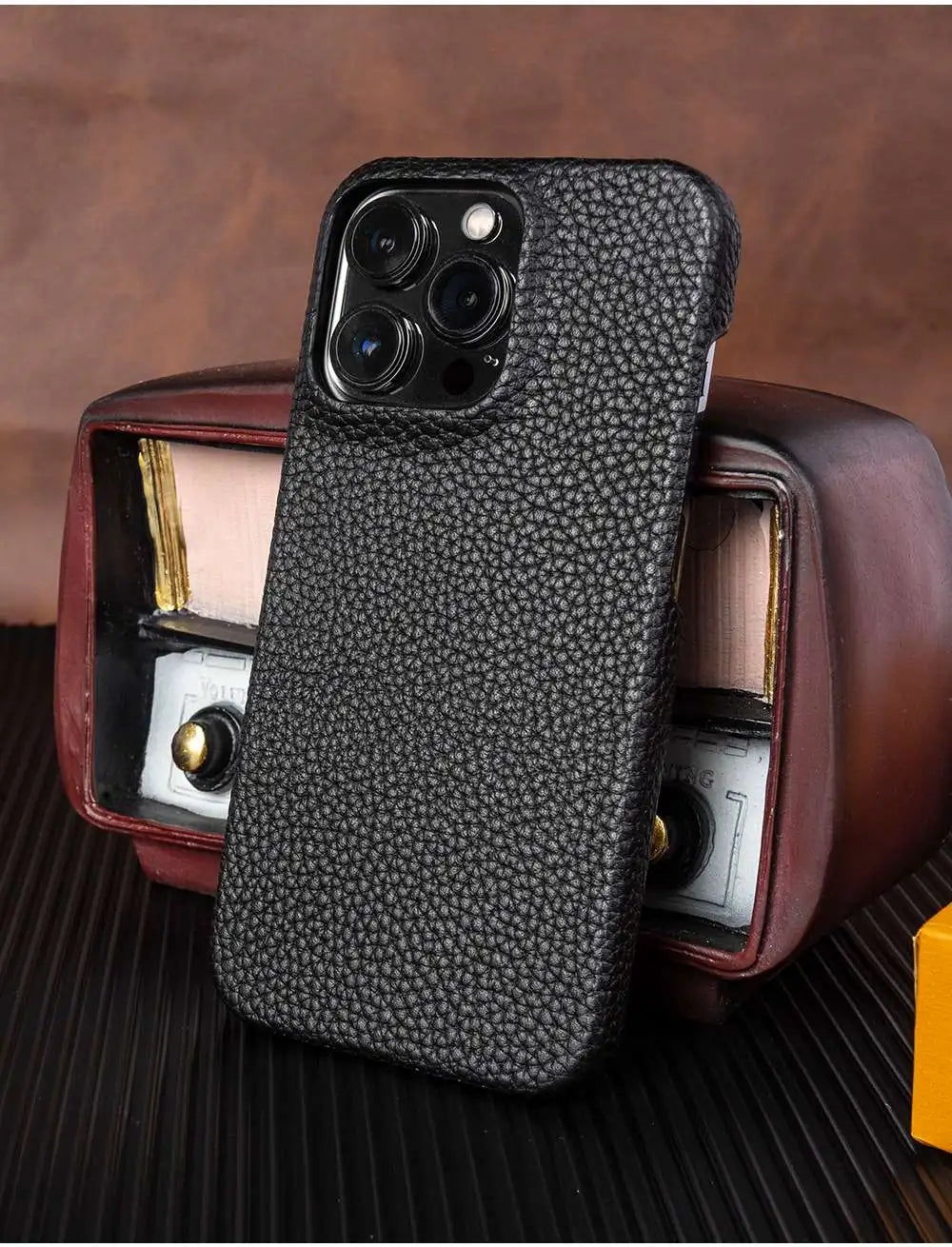 Luxury Genuine Leather Business Phone Case for iPhone 11/12/13/14/15 Pro Max.