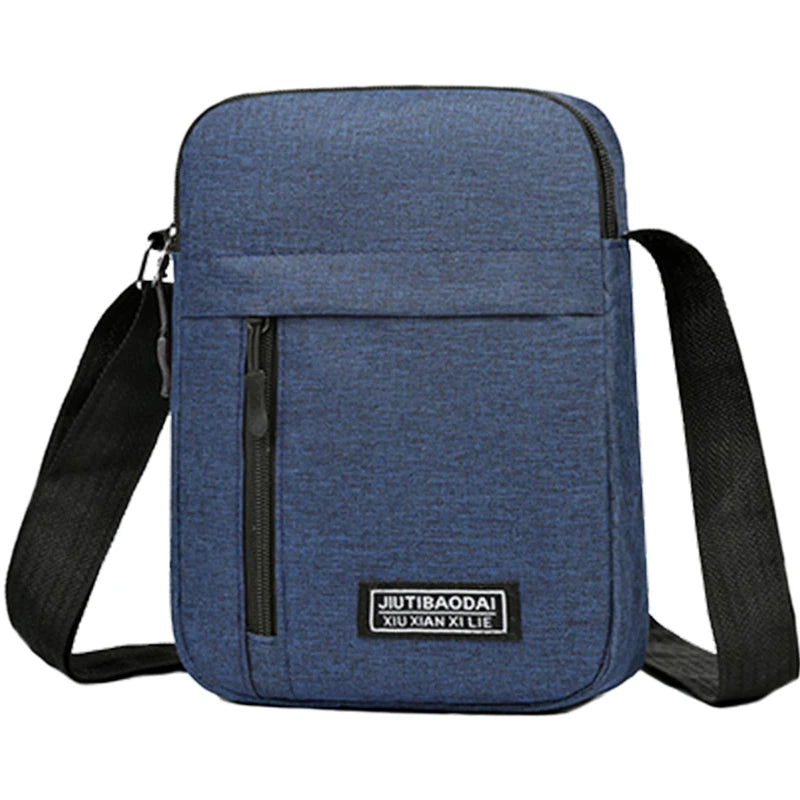 Men's bag, available in single shoulder or cross-body design, suitable for daily use during school. Made of nylon material.