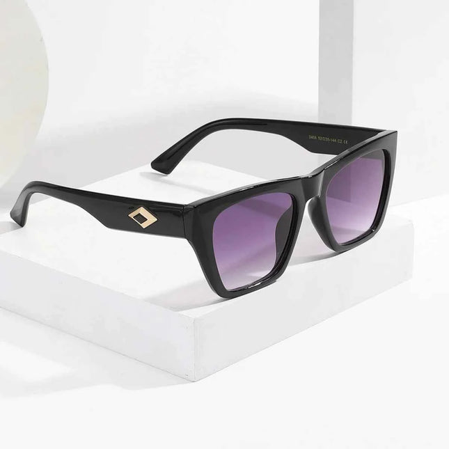 Sleek Muse Cat-Eye Sunglasses with UV Protection