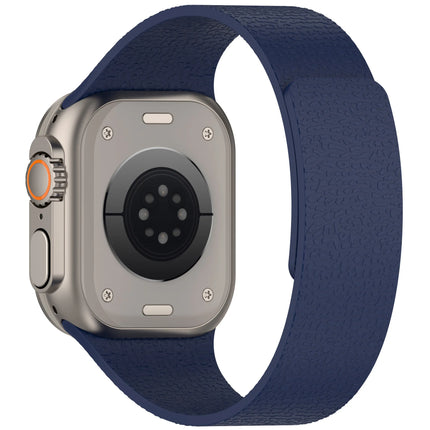 OKEYWOW Apple Watch magnetic silicone strap band in black for 44mm and 40mm Series 8, 7, 6, SE, Ultra, and Ultra 3/2 models.