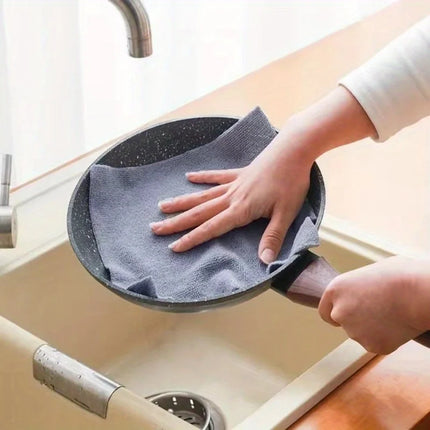 CleanWipe Microfiber Kitchen Cleaning Cloth Roll