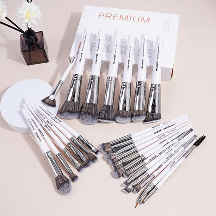 Velora Beauty 25pcs Makeup Brush Set Gift Box Foundation Eyeshadow Contour Concealer Kit