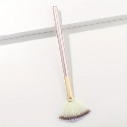 GlowFan Highlight & Contour Makeup Brush for Face