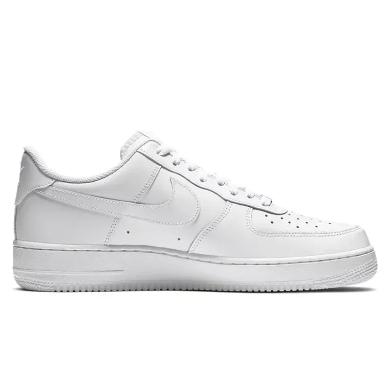 Nike Air Force 1 '07 Low Skateboarding Shoes: Unisex design for men and women, featuring the classic AF1 style in white for versatile streetwear.