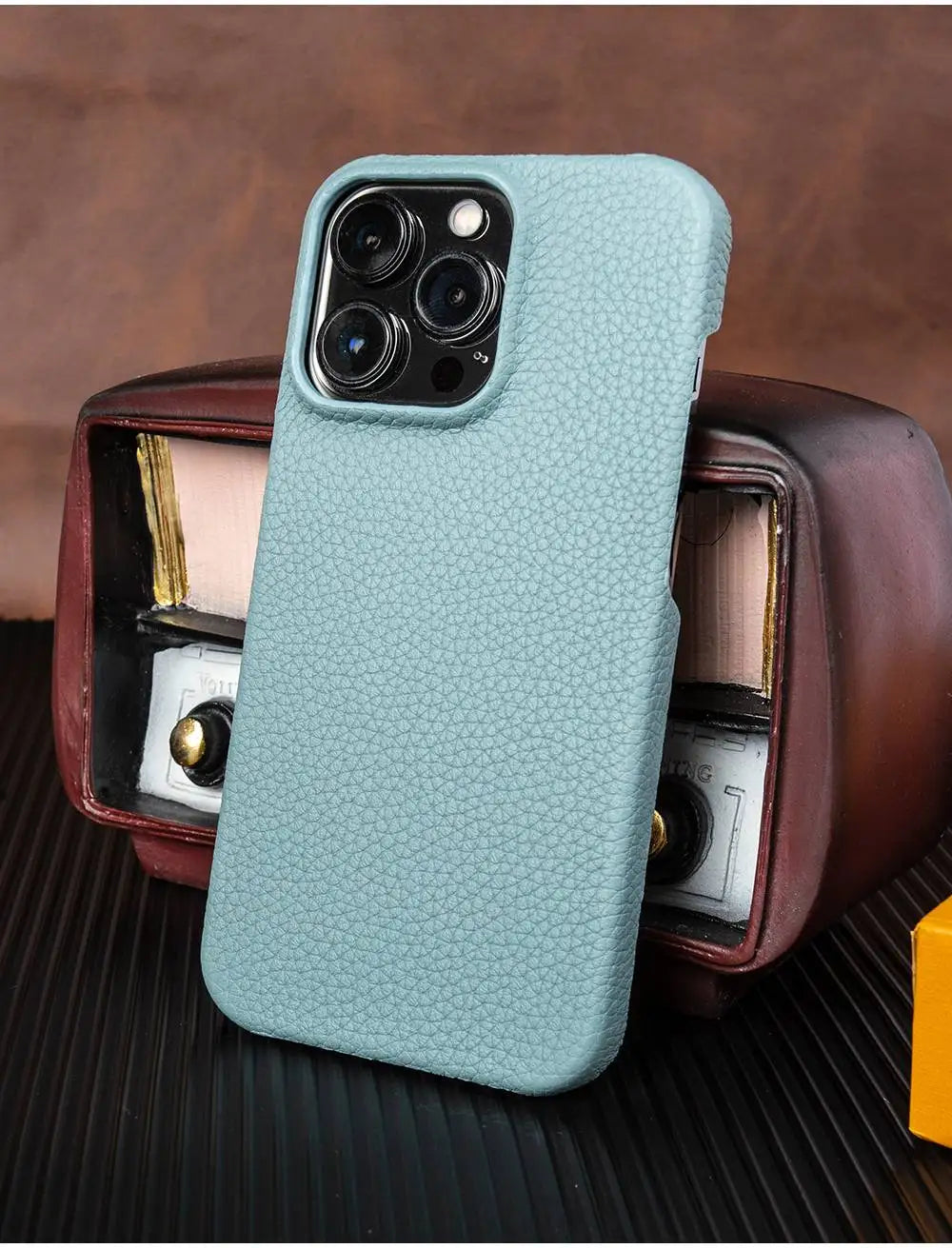 Luxury Genuine Leather Business Phone Case for iPhone 11/12/13/14/15 Pro Max.