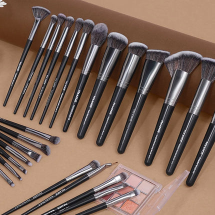Velora Beauty 25pcs Makeup Brush Gift Set Foundation Eyeshadow Contour Concealer Kit
