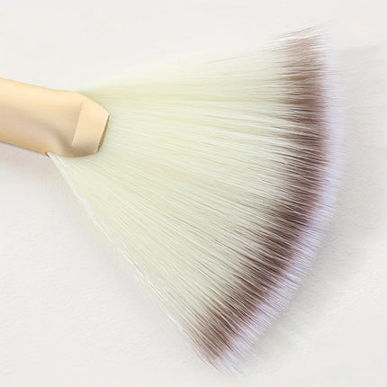GlowFan Highlight & Contour Makeup Brush for Face