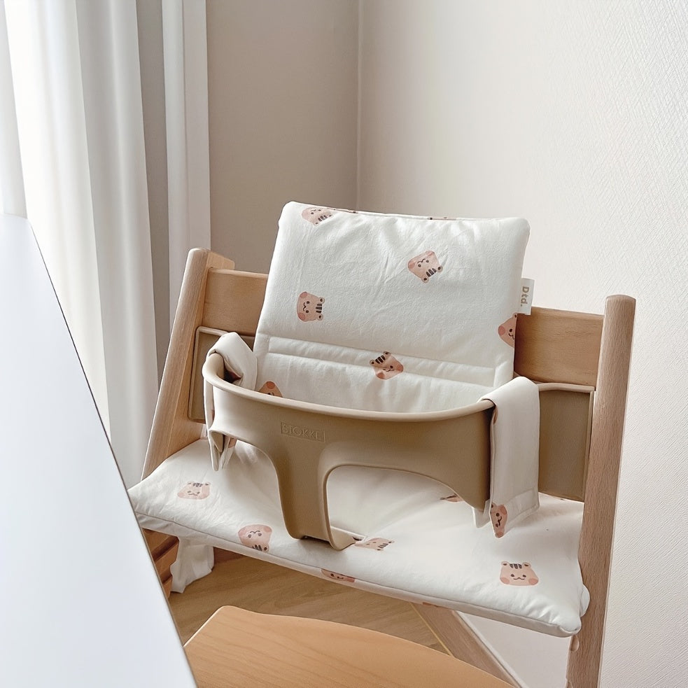 Non-Slip Baby Dining Chair Cushions – Soft Autumn & Winter Seat Pads for Safe, Comfortable Feeding Time