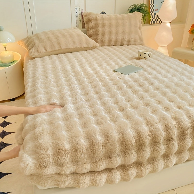 Rabbit Fur-Like Plush Fitted Sheet with 11.8" Deep Pocket (30-34cm) - Thickened Winter Bedspread, Anti-Slip Mattress Protector, Soft Fluffy Bed Cover for Queen/King/King Size Beds, Hotels, Dorms - Machine Washable Luxury Bedd