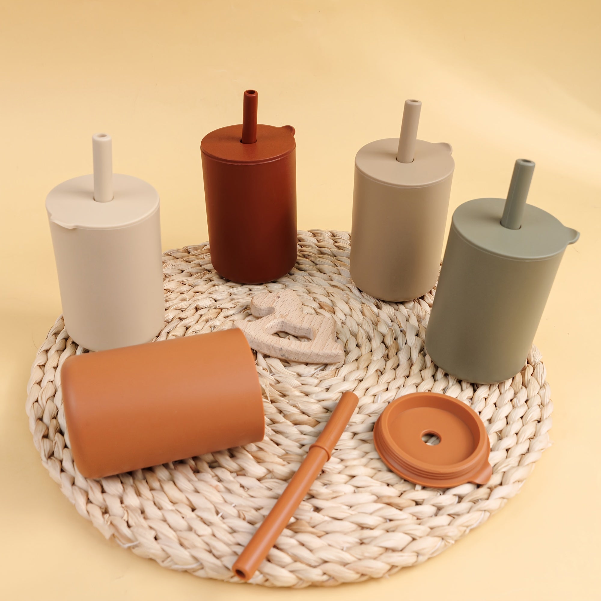 1-Pack Water Bottle Baby Soft Water Straw Cup Feeding Cup, Food Grade Silicone, Unbreakable, Easy Grip, Leak Proof, Reusable, Machine Washable, with Silicone Sippy Straw, for Baby, Camping, Outdoors