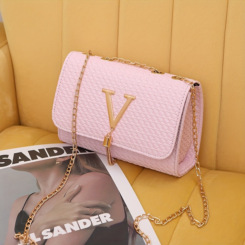 Women's Elegant Crossbody Bag with Golden-Tone Hardware – Magnetic Closure, Tassel Accent, and Chain Strap for a Sophisticated Look