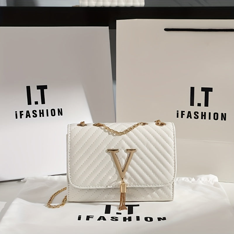 Fashion Chain Crossbody Bag, Women's Quilted Shoulder Bag, Metal Faux Patent Leather Handbag and Wallet, Women's Handbag, Travel Accessory, Stylish Crossbody, Modern Handbag, Durable Material, Highquality Stitching, Crossbody