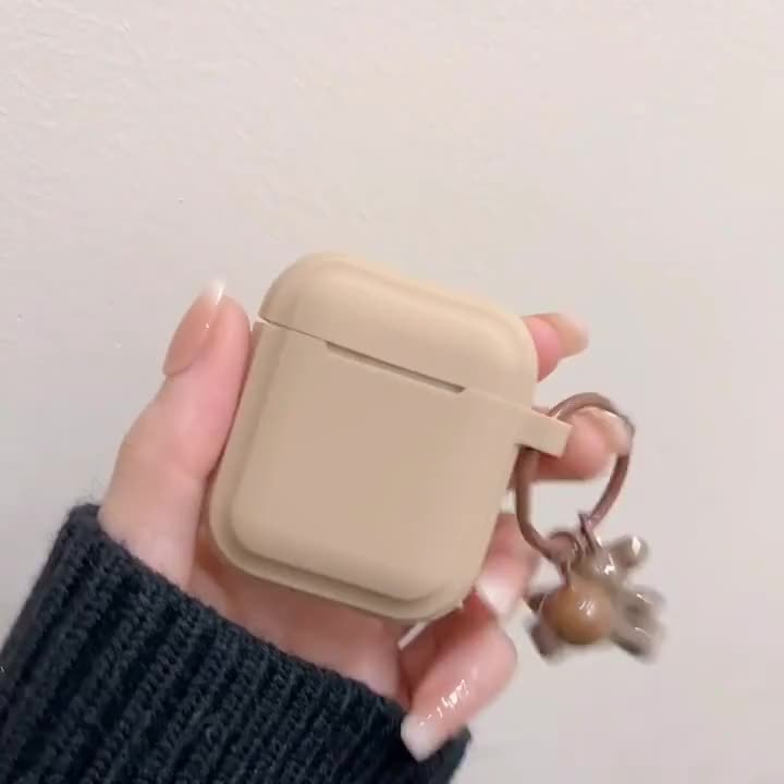 Caramel Khaki Earphone Case with Bear Pendant – Stylish Cover for AirPods 1/2/3 & Pro